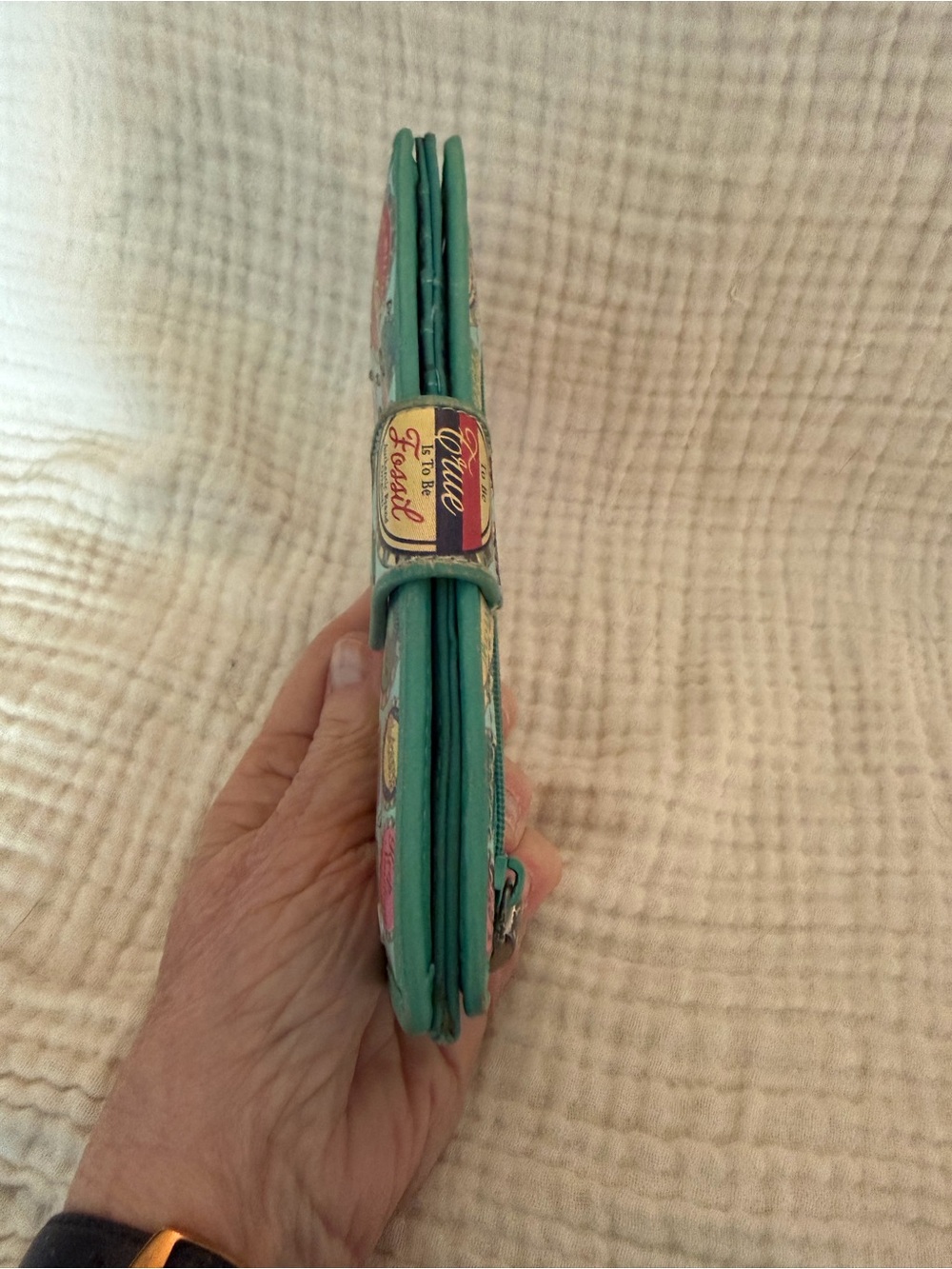 Fossil Turquoise Multicolor Bottle Cap Print Wallet Collectors Item - Picture 8 of 9